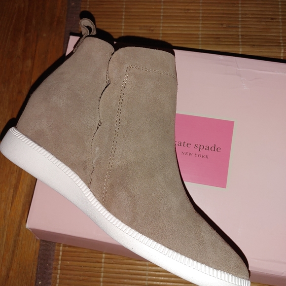 Kate Spade Wilkes Sneaker - Picture 3 of 8